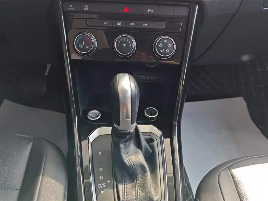 T-ROC 2022 280TSI DSG دفع ثنائي راحة PLUS