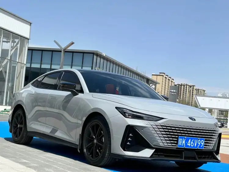 Changan UNI-V 2022 1.5T Premium