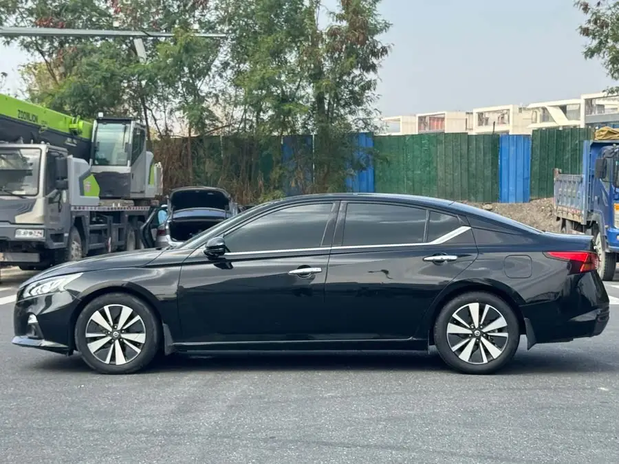 تينلاي 2021 2.0L XL إصدار الراحة