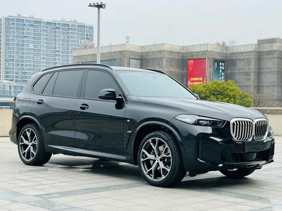 2023 BMW X5 xDrive 30Li M Sport Package