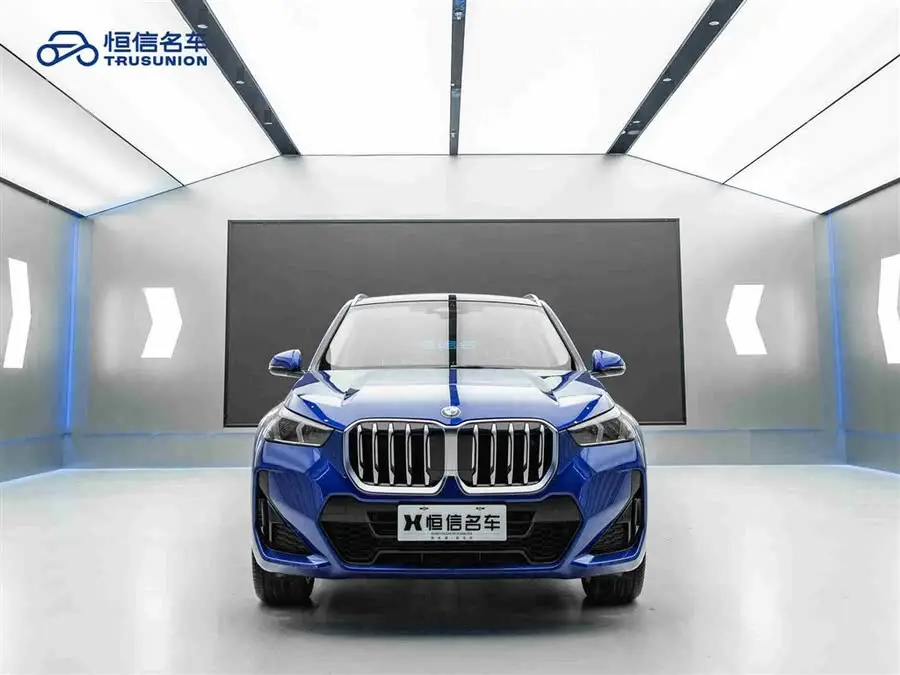 بي إم دبليو X1 2023 sDrive25Li حزمة M الرياضية