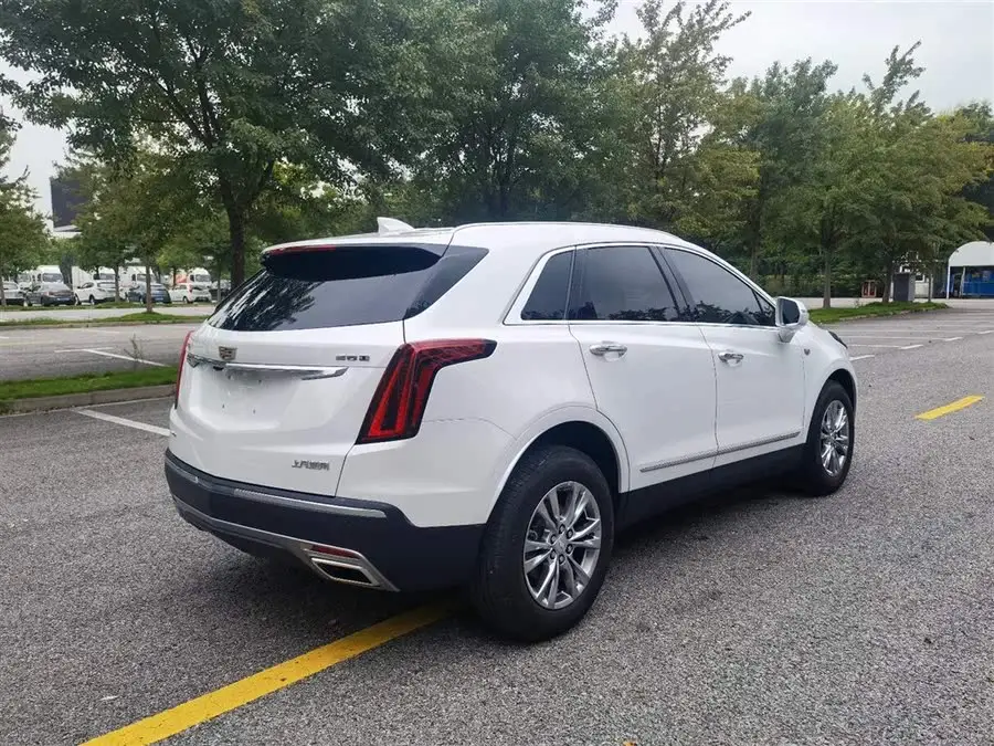 كاديلاك XT5 2021 2.0T فاخرة بدفع أمامي