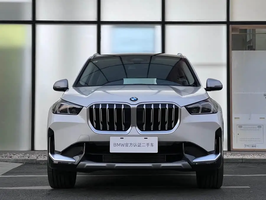 بي ام دبليو X1 2023 sDrive25Li حزمة التصميم X