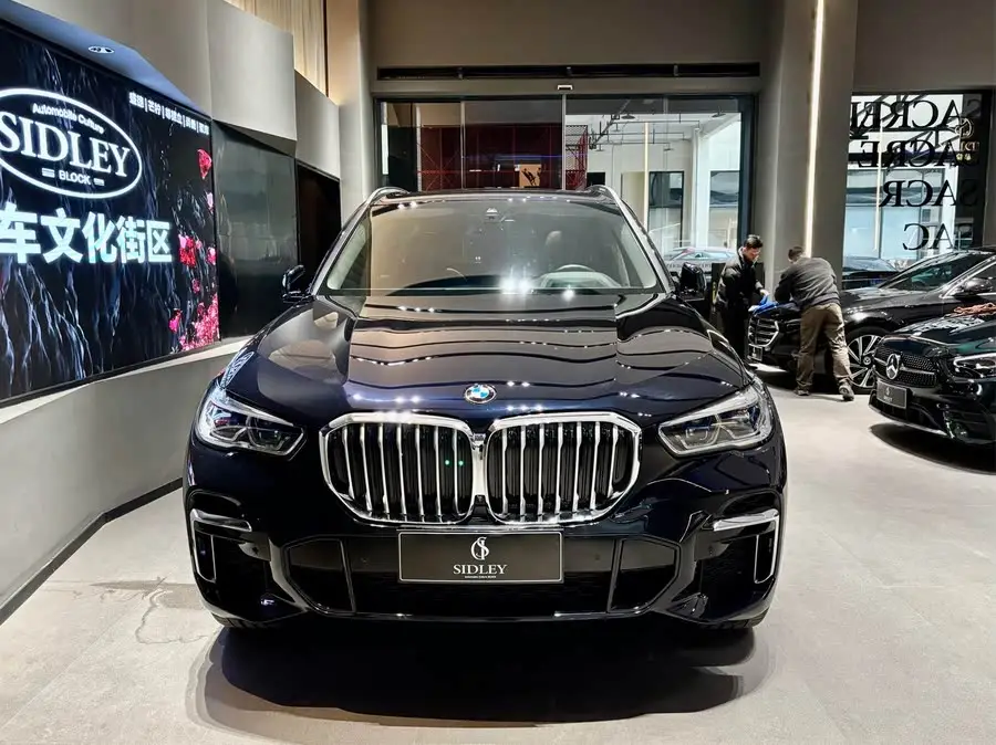 بي ام دبليو X5 2022 xDrive 30Li باقة M الرياضية الفاخرة