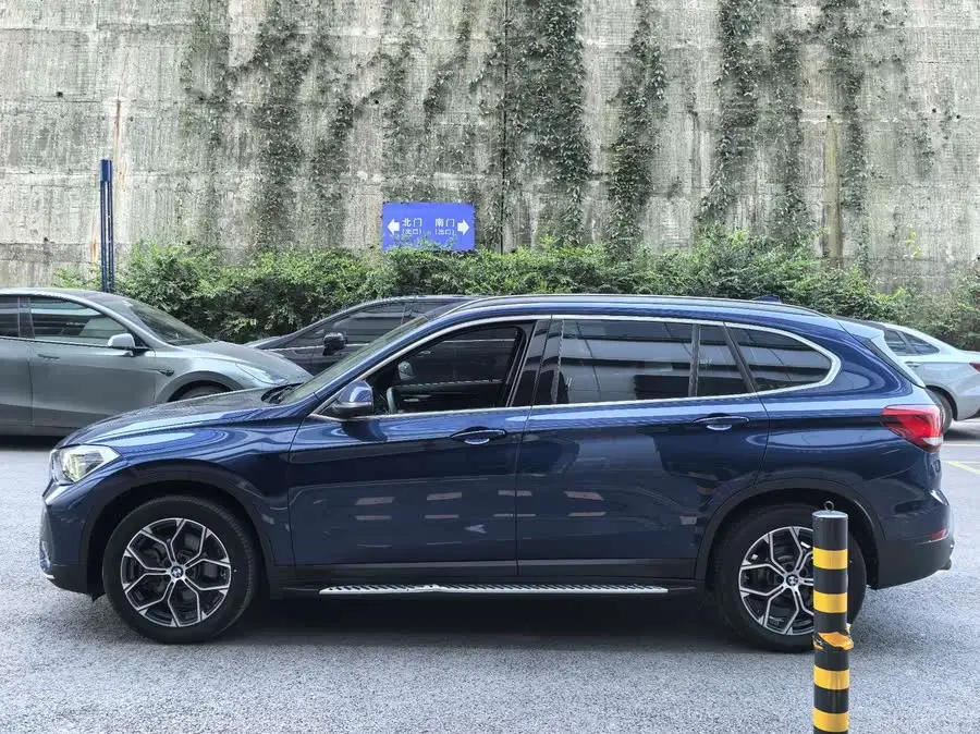 بي إم دبليو X1 2020 sDrive25Li النسخة الرائدة