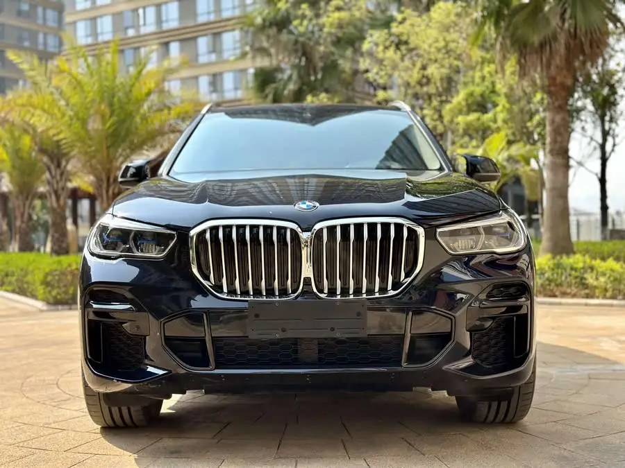 بي إم دبليو X5 2022 طراز محدث xDrive 30Li حزمة M الرياضية