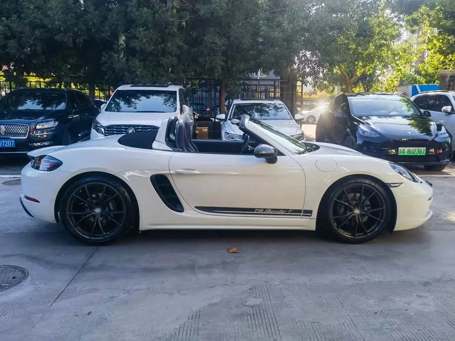 Porsche 718 2022 Boxster T 2.0T