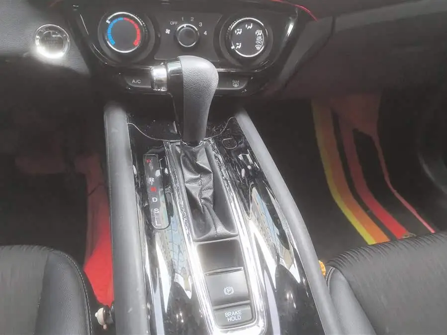 هوندا HR-V 2020 1.5L CVT الفاخرة