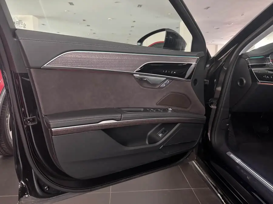 أودي A8 طراز 2023 A8L 55 TFSI كواترو الطراز الرائد