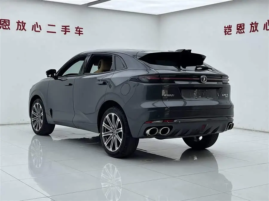 تشانجان UNI-K 2021 2.0T بنسخة الدفع الرباعي الفاخرة