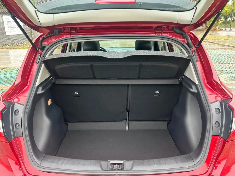 نيسان تييدا 2021 1.6 لتر CVT الذكي