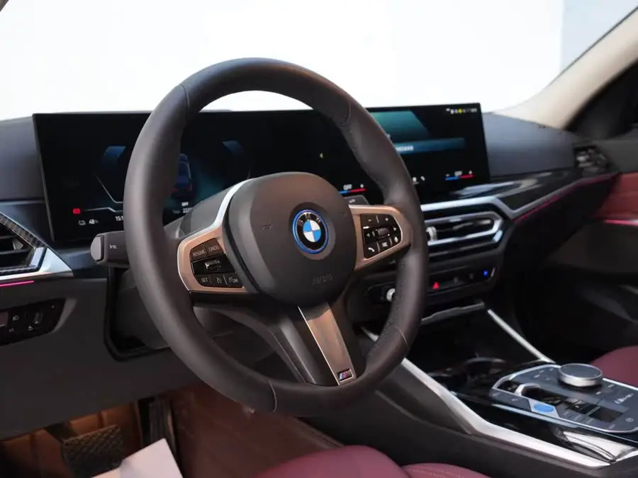 بي إم دبليو i3 2024 eDrive 35 L