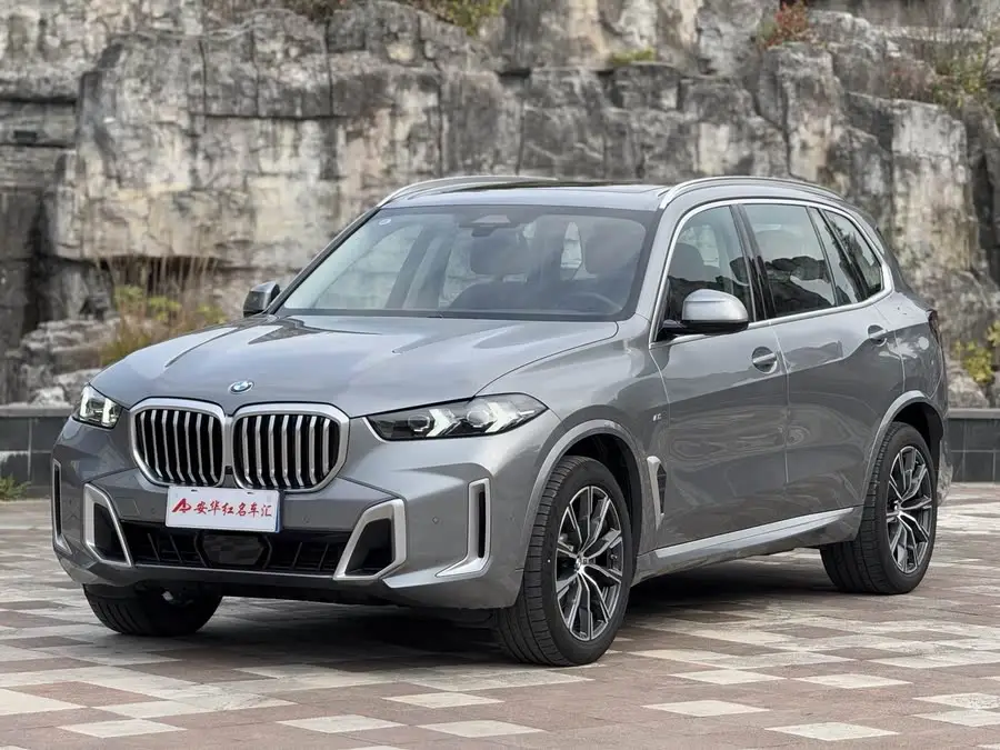 بي إم دبليو X5 2023 xDrive 30Li M حزمة رياضية