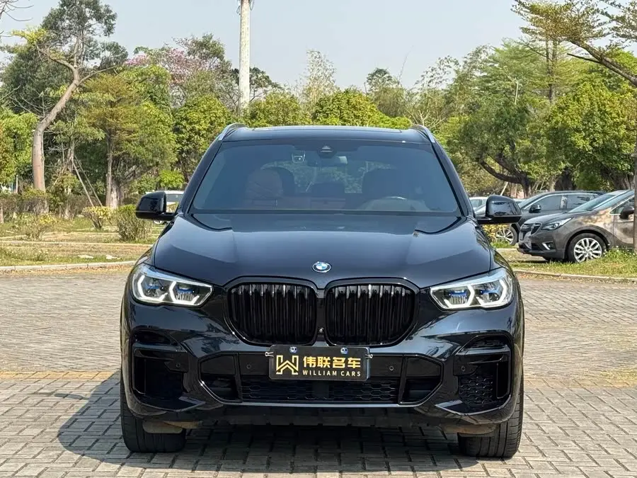 بي إم دبليو X5 2022 xDrive 40Li حزمة M الرياضية