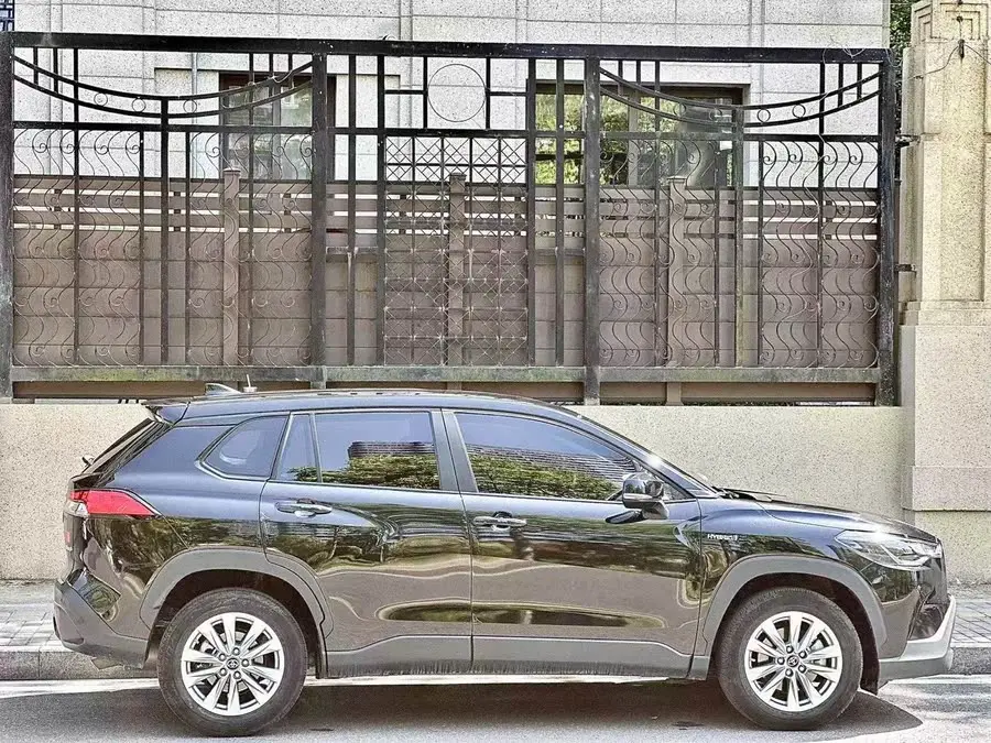 Corolla Cross 2024 2.0L Intelligent Hybrid Pioneer Edition