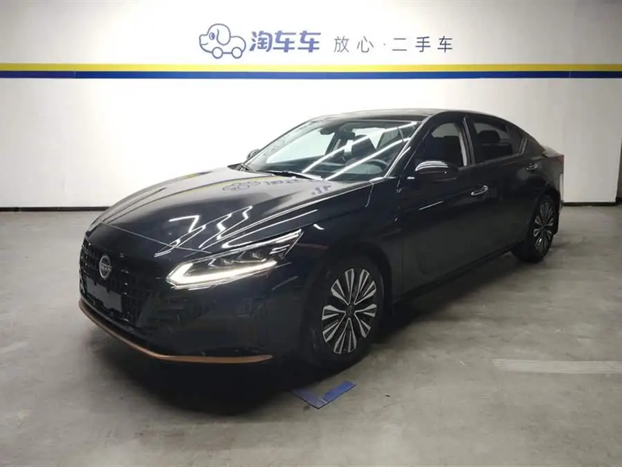 تينلاي 2024 2.0L SV إصدار الذهب الأسود