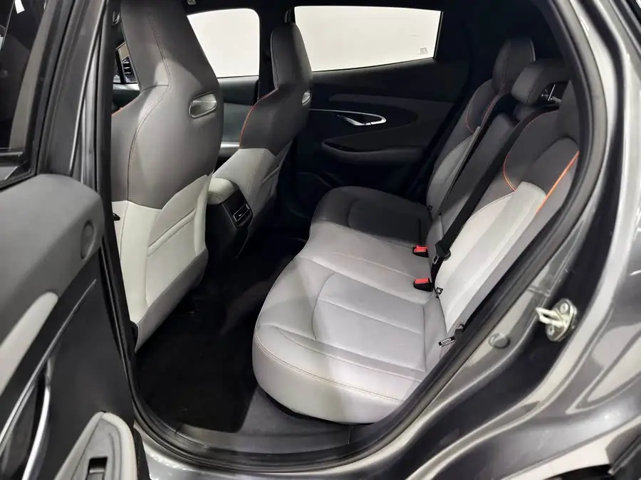 شانجان UNI-T 2022 1.5T الفاخرة