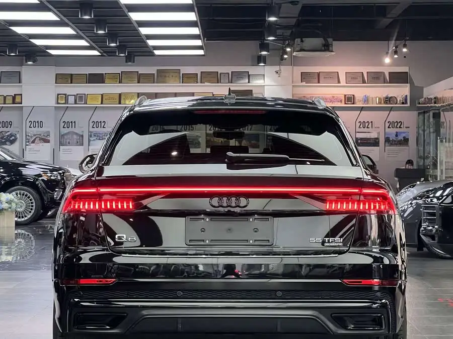 أودي Q8 2022 55 TFSI الفاخرة الديناميكية