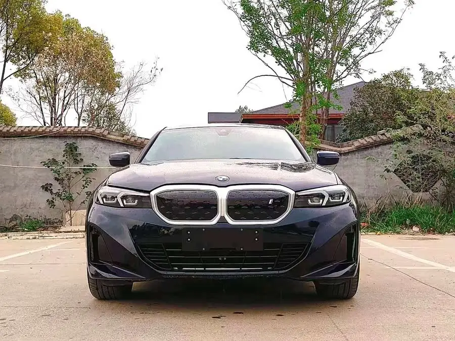 بي إم دبليو i3 2024 eDrive 35 L