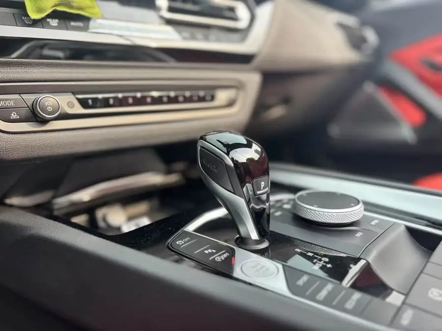 بي إم دبليو Z4 2022 sDrive 25i حزمة M الرياضية