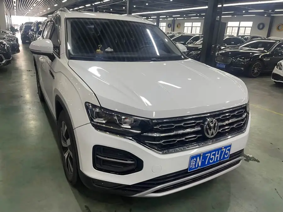 تاجران 2021 330TSI دفع ثنائي فاخرة مع الاتصال الذكي بلس