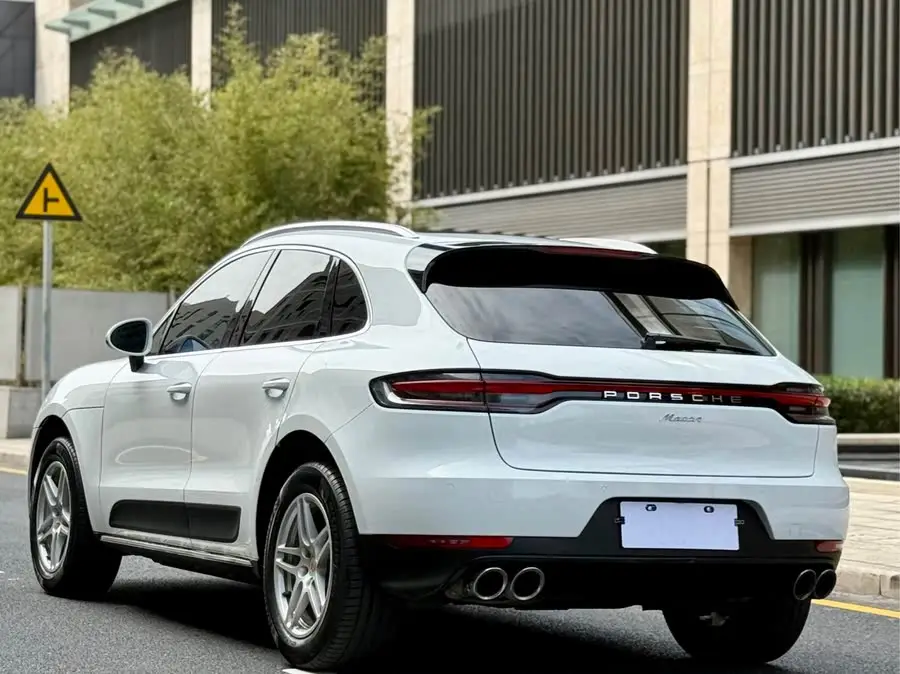 2020 Macan 2.0T