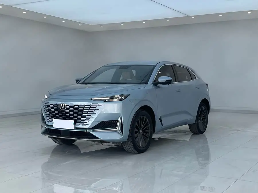 تشانجان UNI-K 2021 2.0T الفخمة