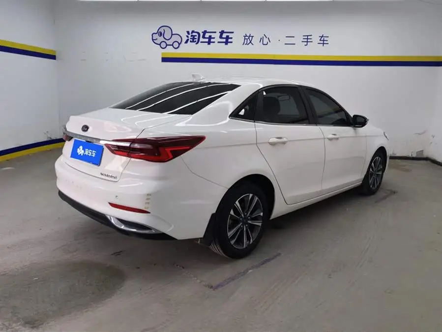 Ford Focus 2021 1.5L Automatic Diamond Edition