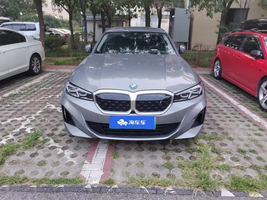 بي إم دبليو i3 2022 eDrive 35 L