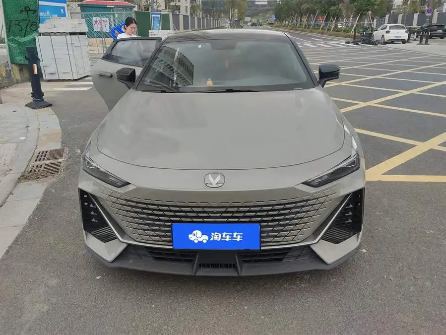 Changan UNI-V 2022 1.5T Premium