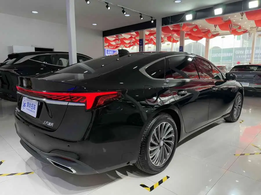 بيك لاقروس 2023 28T بريميوم