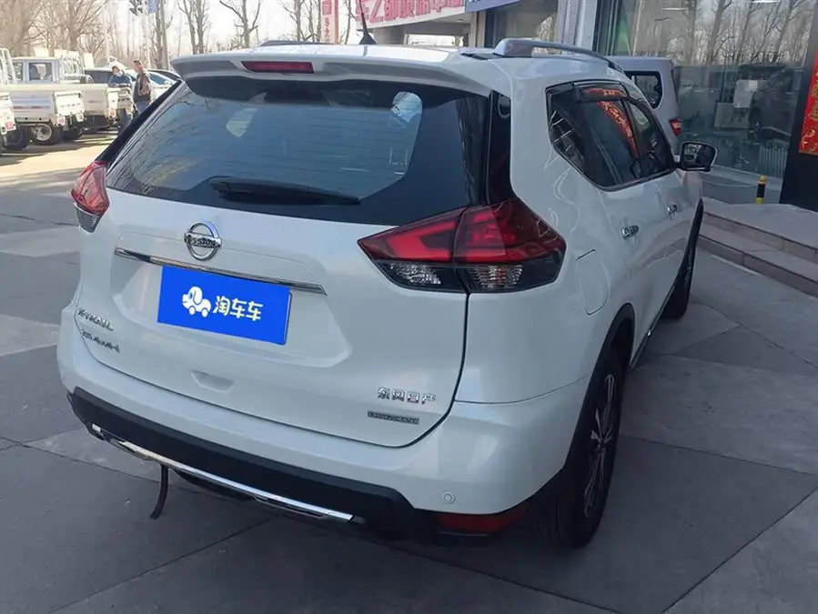 نيسان إكستريل 2020 طراز 2.5 لتر XL ITS CVT 4WD إصدار الفخامة والملاحة