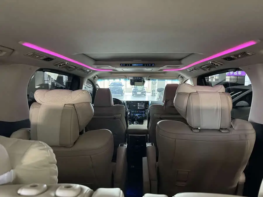 ألفارد 2020 هايبرد 2.5 لتر فاخرة