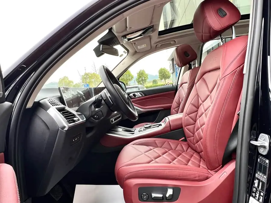 BMW X5 2023 xDrive 30Li M Sport Night Package