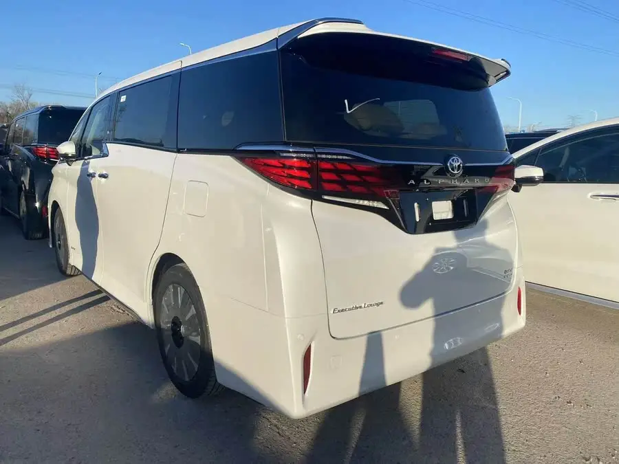 ألفارد 2024 نسخة المحرك المزدوج 2.5L المتميزة