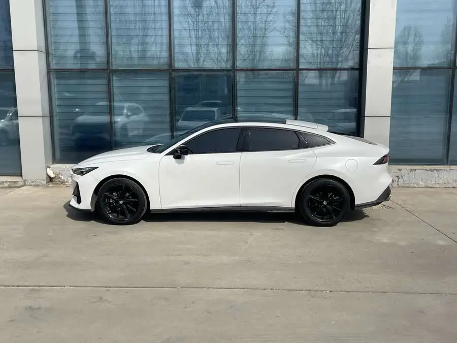 Changan UNI-V 2022 1.5T Premium Edition