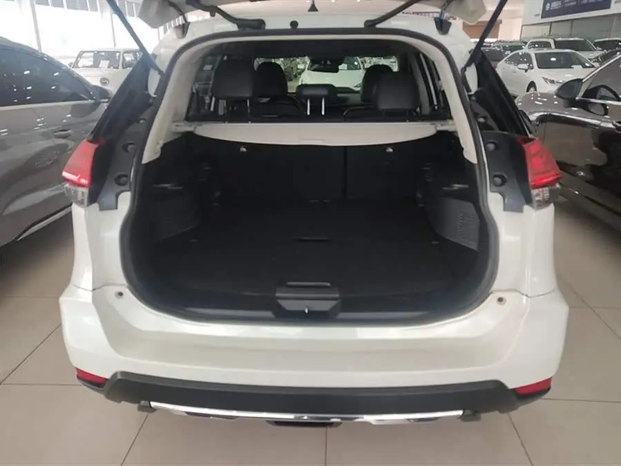 نيسان إكس-تريل 2021 2.0 لتر CVT 2WD XL ITS الذكية المريحة