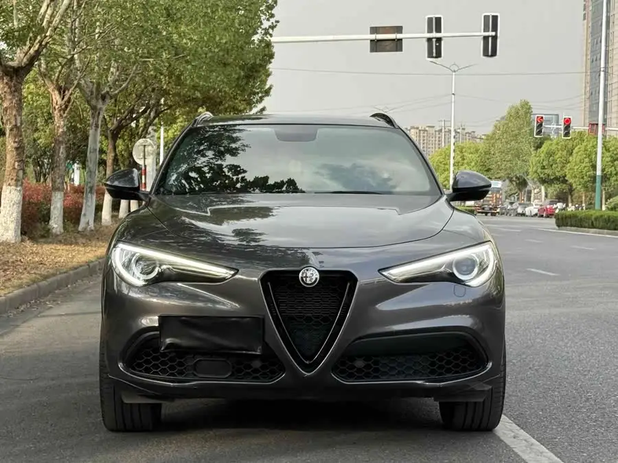 2021 Stelvio 2.0T 280HP Luxury Sport Version