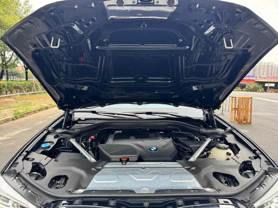 بي إم دبليو X4 2021 طراز مُعدل xDrive 25i مجموعة الرياضة M