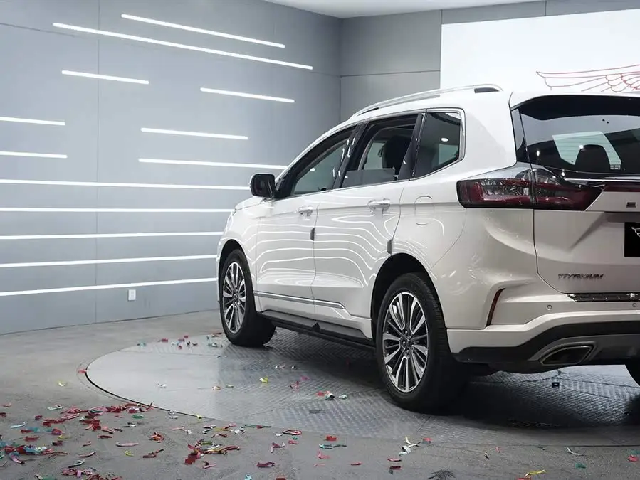 2021 Edge PLUS EcoBoost 245 Two-Wheel Drive Luxury 7-Seater