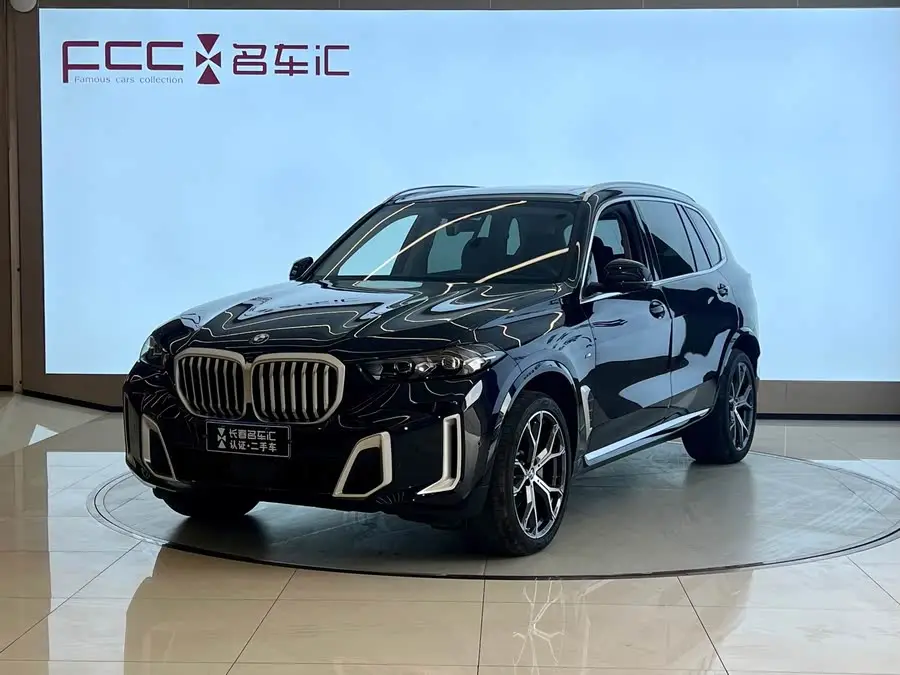 بي إم دبليو X5 2023 xDrive 30Li حزمة M الرياضية