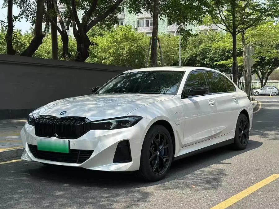 بي إم دبليو i3 2024 eDrive 35 L