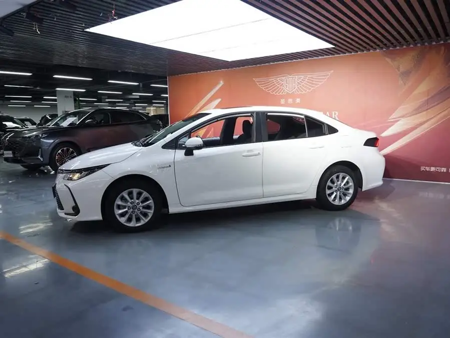 2021 كورولا هايبرد 1.8 لتر E-CVT إصدار النخبة