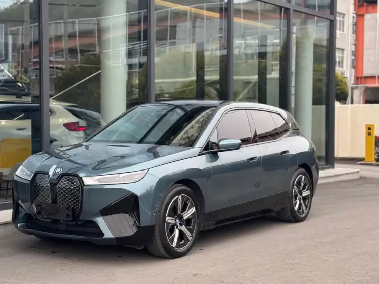 BMW iX 2023 xDrive40