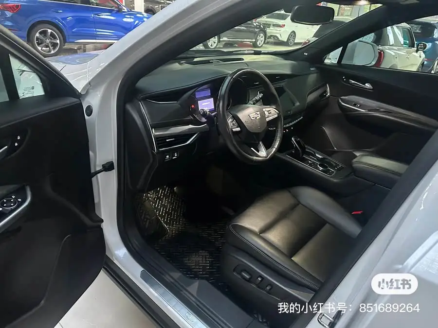 كاديلاك XT4 2021 28T دفع ثنائي رائد