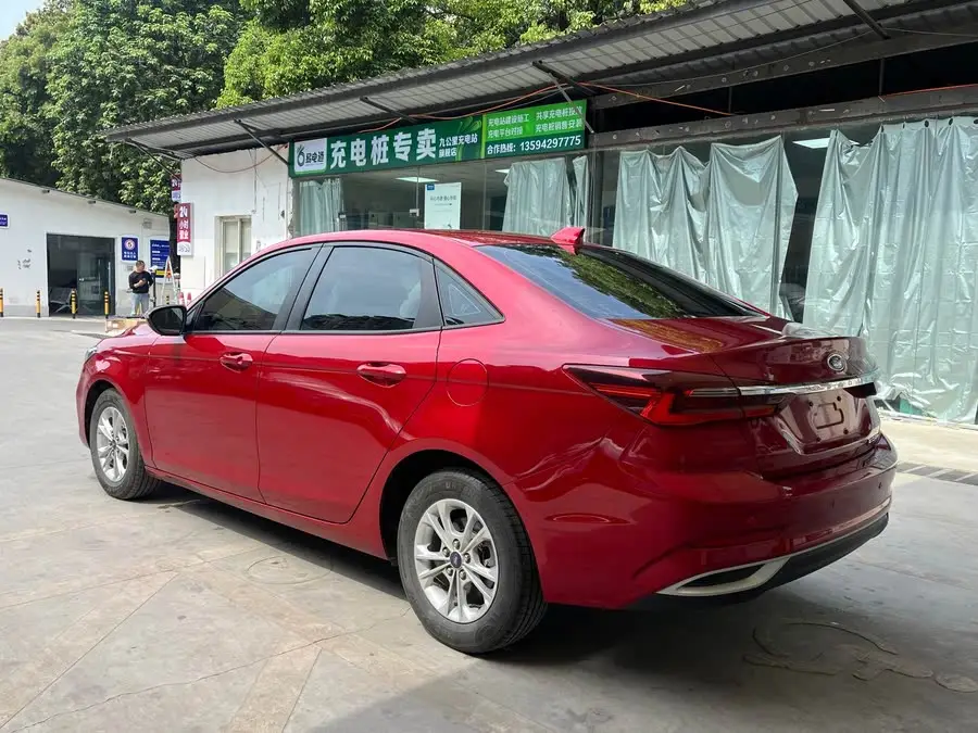 Ford Focus 2021 1.5L Automatic Diamond Edition