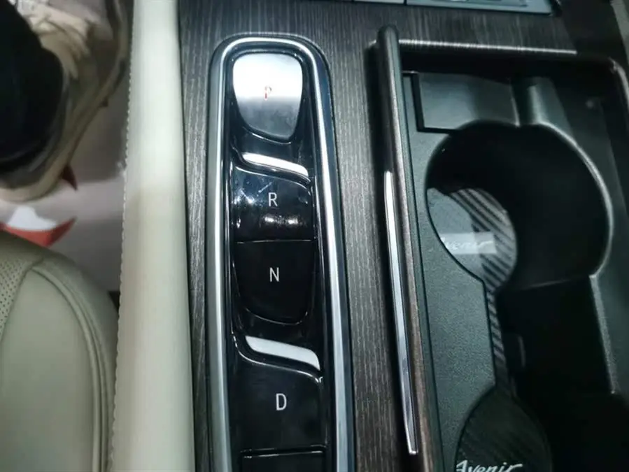 2022 إنفينيشن بلس 652T دفع كلي أفينير 6 مقاعد