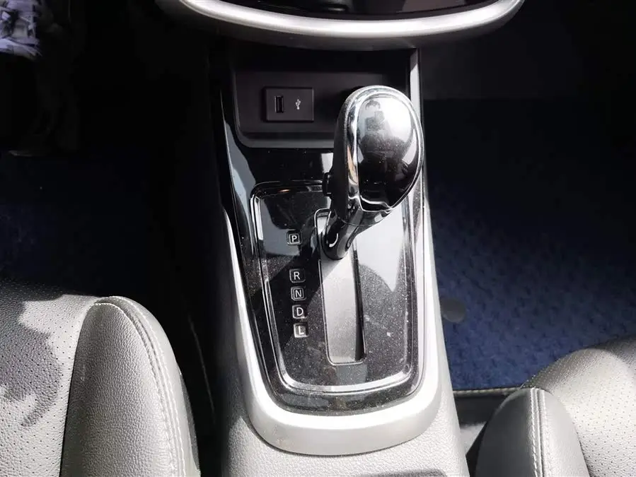 نيسان تييدا 2021 1.6 لتر CVT النسخة الذكية