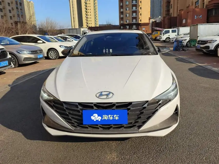 إلنترا 2022 1.5 لتر CVT LUX