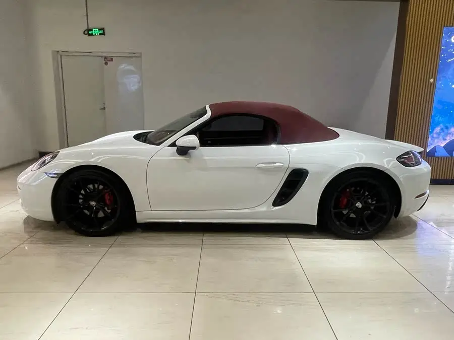 Porsche 718 2020 Model Boxster 2.0T